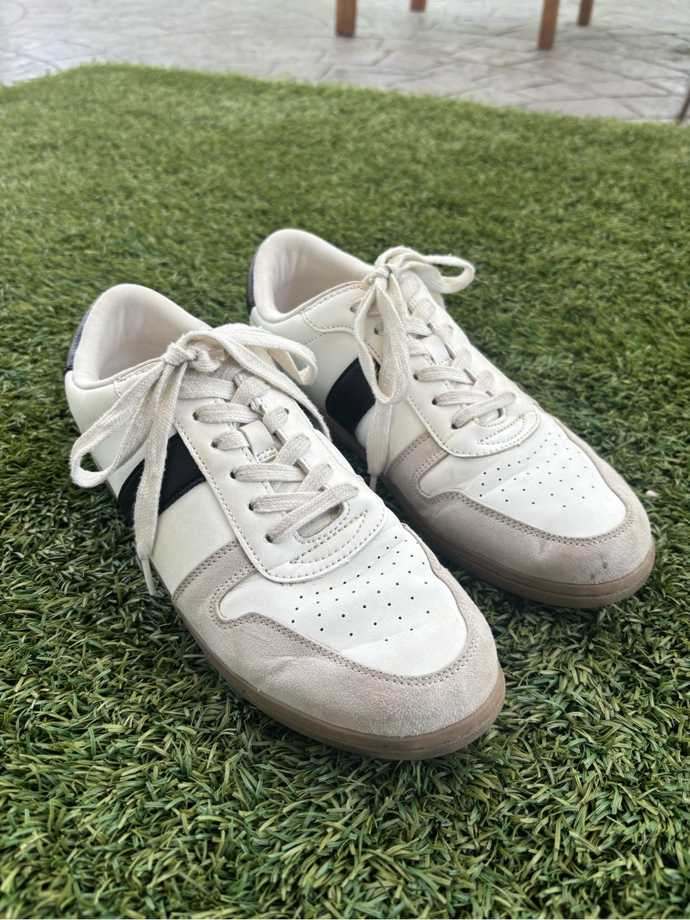 Women’s sneakers